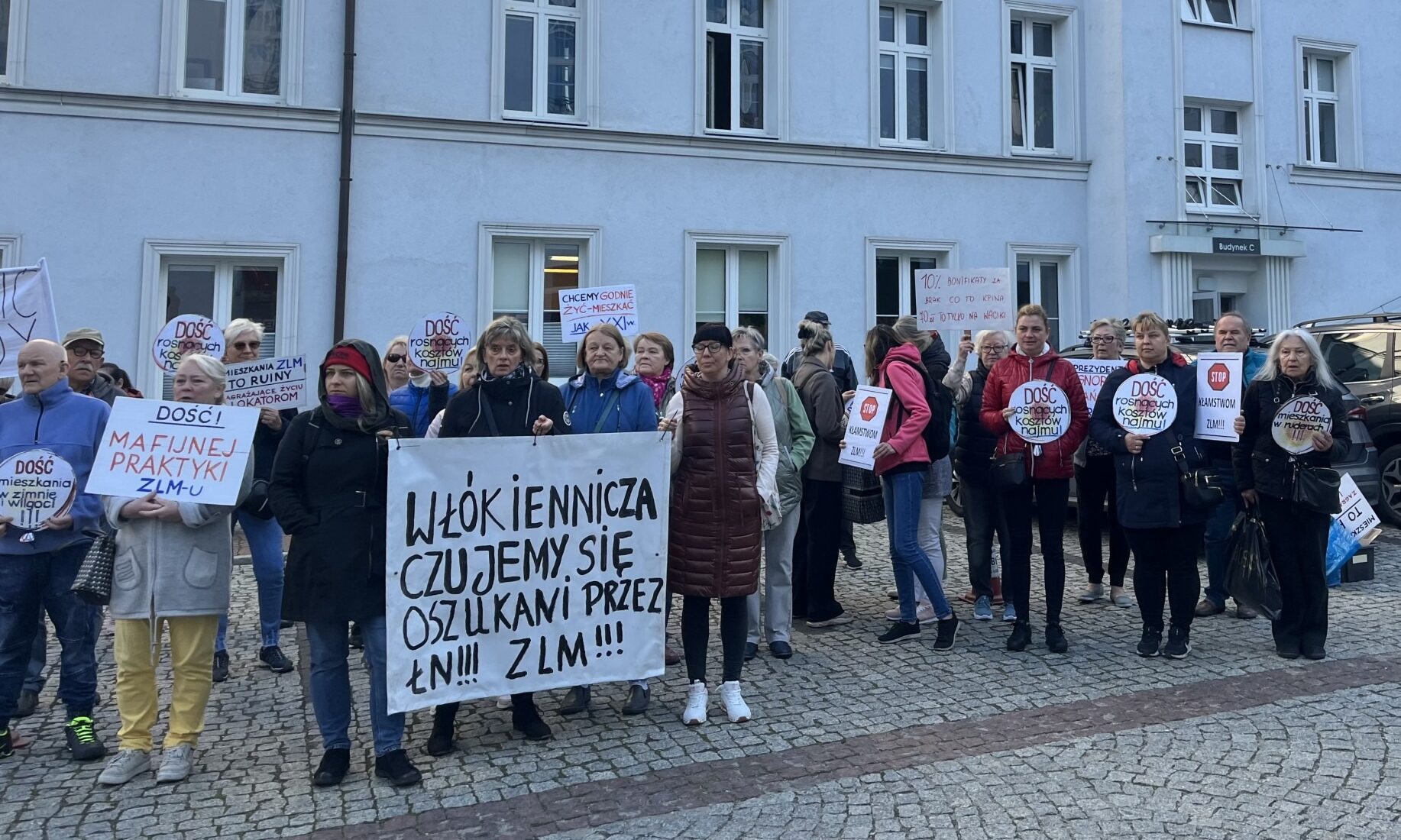 Protest w Urzędzie Miasta Łodzi. Lokatorzy domagają się konkretów władz miasta