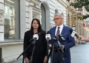 Pracownicy fabryki materaców wciąż bez pensji. ZUS potwierdza, że firma nie opłaciła też składek