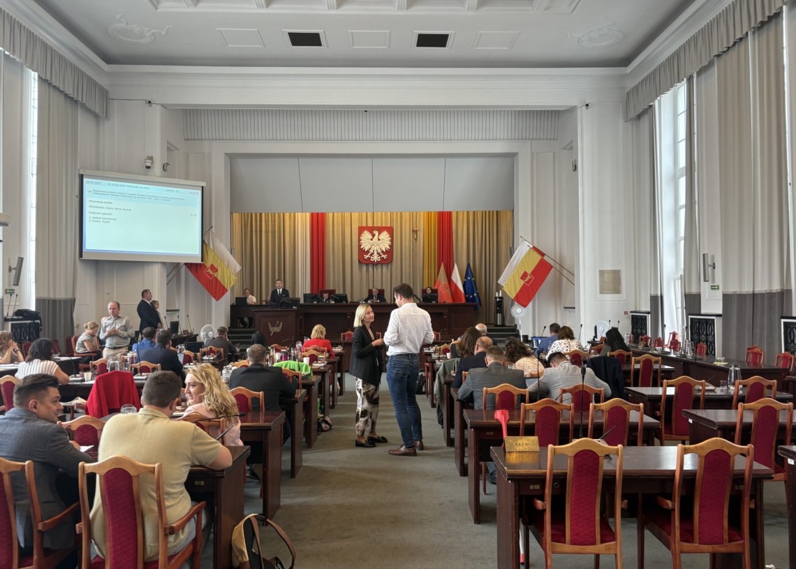 Łódzcy radni znów nie zajmą się bezpłatną komunikacją na 1 listopada. "To decyzja stricte polityczna" 1 Łódzcy radni znów nie zajmą się bezpłatną komunikacją na 1 listopada. "To stricte decyzja polityczna"