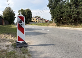 Dziura w jezdni na Pomorskiej. Zagrożenie dla kierowców, hałas dla mieszkańców