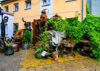 Szlakiem łódzkich podwórek. Legionów 2