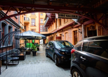 Szlakiem łódzkich podwórek. Piotrkowska 102