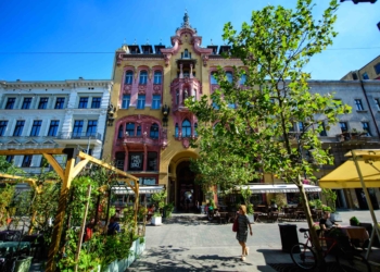 Szlakiem łódzkich podwórek. Piotrkowska 86