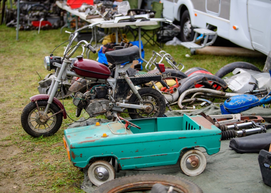 Moto Weteran Bazar w Łodzi. Perełki dla miłośników motoryzacji i militariów [ZDJĘCIA]
