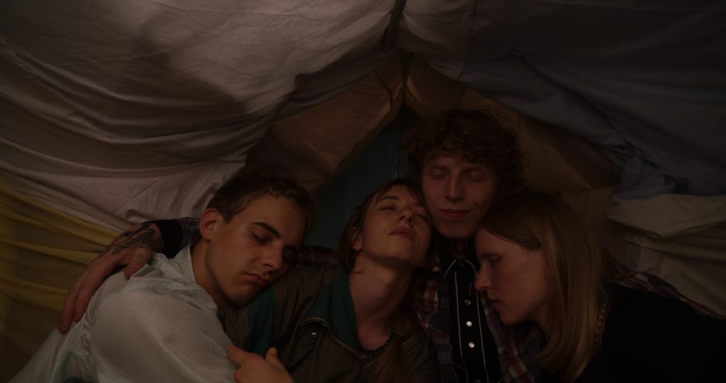 Absolwentka łódzkiej szkoły filmowej z nagrodą na festiwalu w Gdyni
