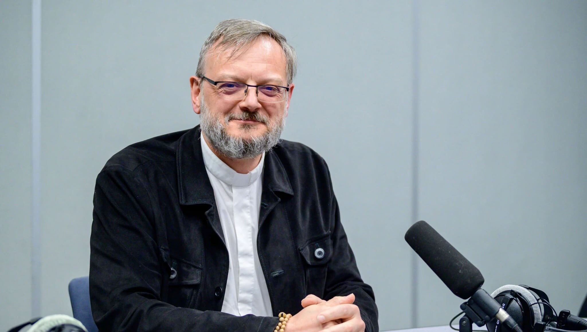 Woda nie tylko święcona. Pokój wam? Głos kościoła na czas konfliktów