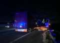Śmiertelny wypadek na A2. Rozbite 3 pojazdy, zginął kierowca ciężarówki