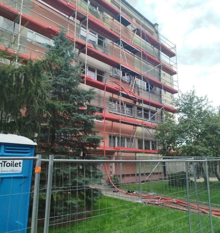 Śmiertelny pożar w bloku przy ul. Łanowej w Łodzi 1 Śmierć dwóch kobiet w mieszkaniu na Teofilowie. Zatrzymano 4 osoby