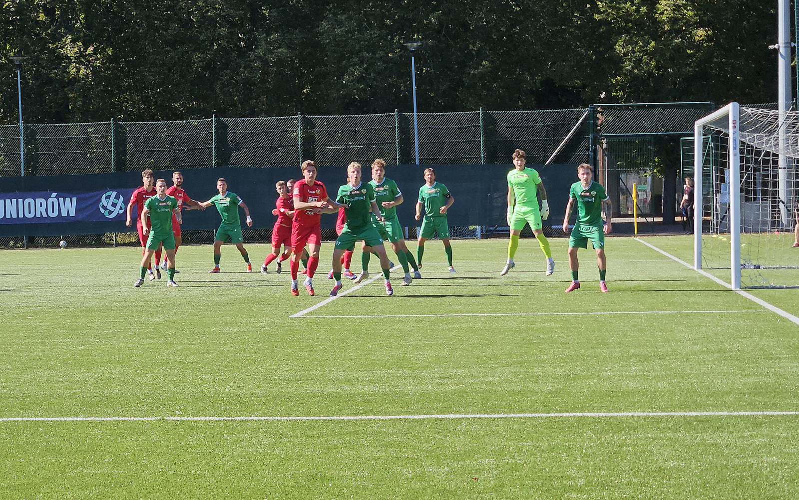 III liga gr. 1 - 9. kolejka. Pierwszy remis Warty, zwycięski GKS, derby dla Lechii