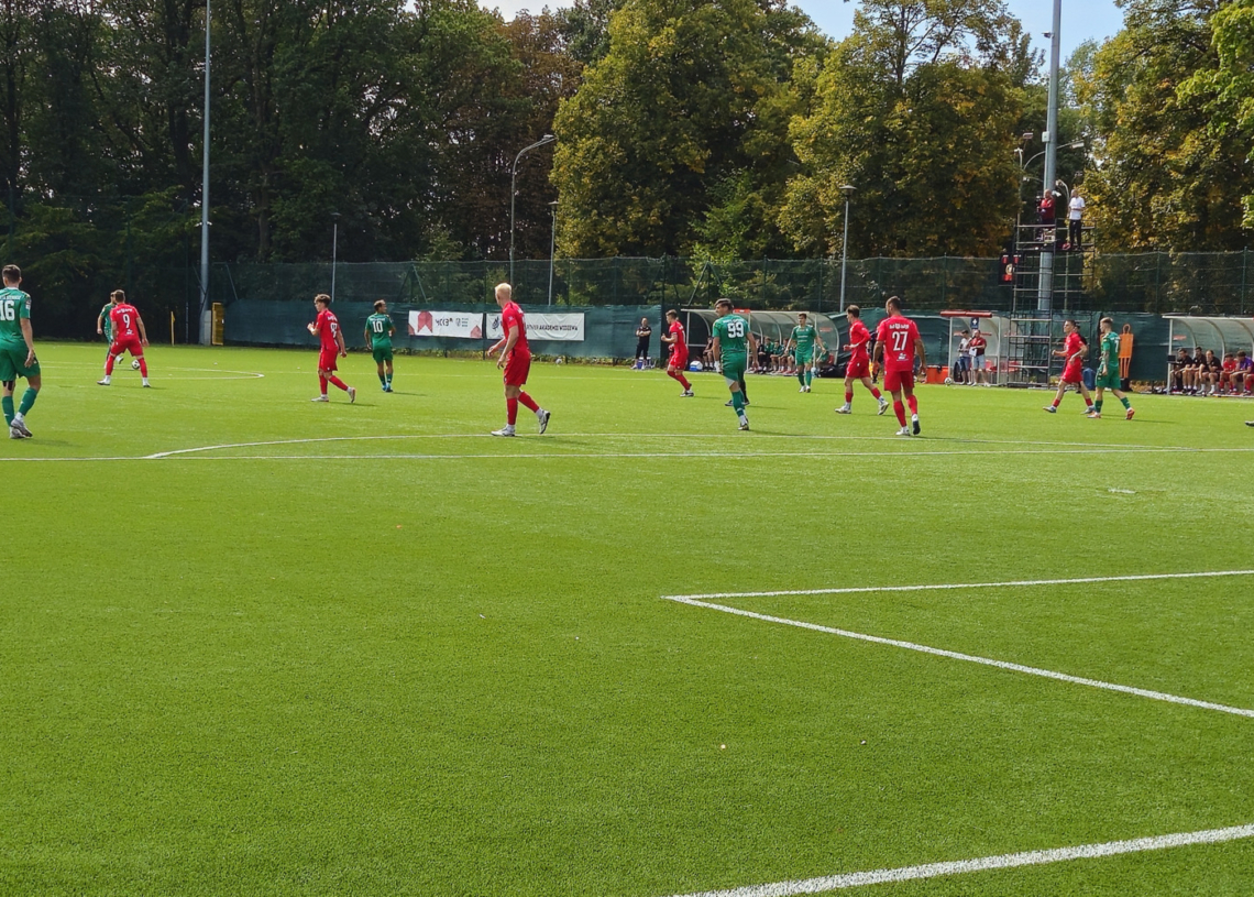 III liga gr. 1 – 6. kolejka. Podwójne derby województwa łódzkiego. Wygrywali goście [AUDIO]