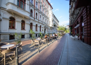 Łódzka kamienica przy Traugutta 12 odzyskała dawny blask [ZDJĘCIA]