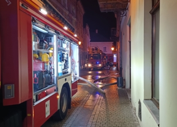 Podpalenia w Piotrkowie. Podejrzanemu 21-latkowi grozi 15 lat więzienia 5 Trzy pożary jednej nocy w Piotrkowie. Strażacy podejrzewają podpalenie