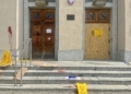 Sąd Okręgowy w Łodzi ofiarą wandala. Elewacja pokryta farbą i wulgaryzmami