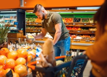 Najlepsze triki na oszczędzanie dzięki gazetkom promocyjnym