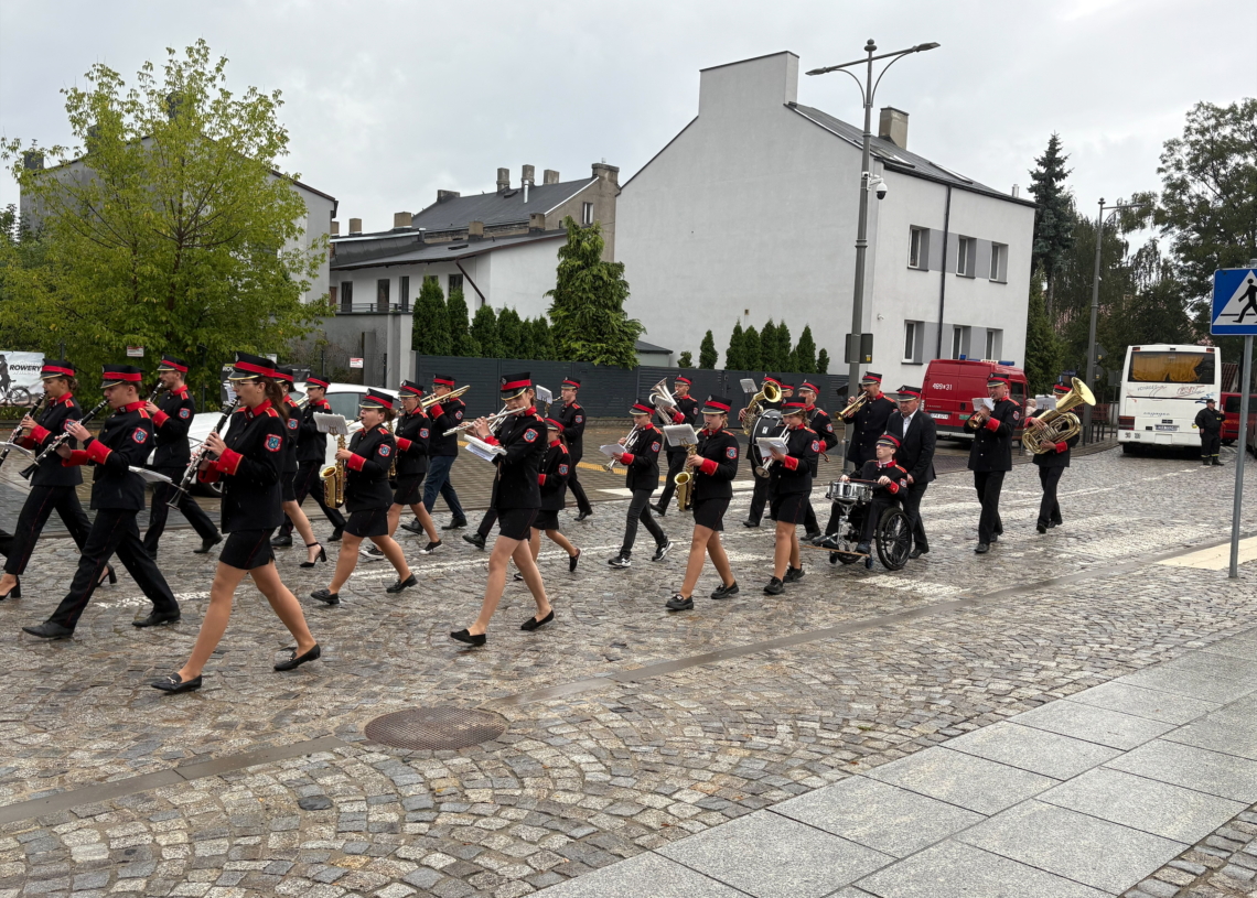 Przegląd orkiestr łódzkich OSP w Pabianicach. "Muzyczne święto strażaków"