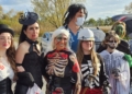 "Piorkowskie Morsy" zainaugurowały nowy sezon w klimacie Halloween
