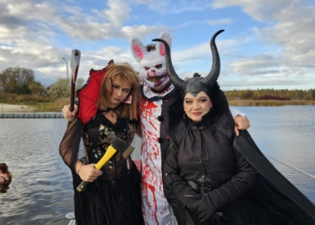 "Piorkowskie Morsy" zainaugurowały nowy sezon w klimacie Halloween