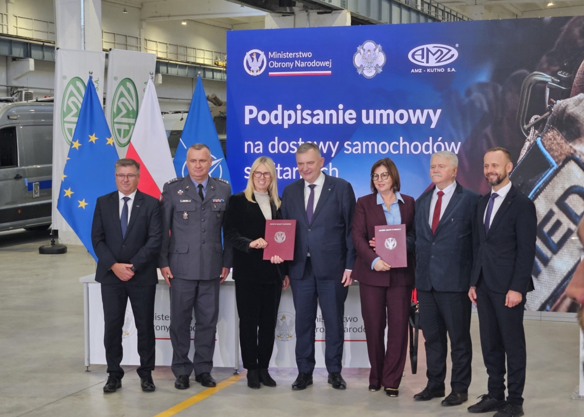 Sanitarne pojazdy wojskowe powstaną w Kutnie. "Największa tego typu umowa w Wojsku Polskim"