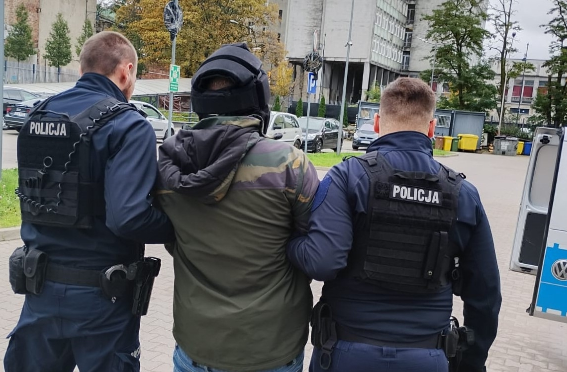 Pijany uciekał Piotrkowską, gdzie doprowadził do wypadku. Usłyszał 3 zarzuty