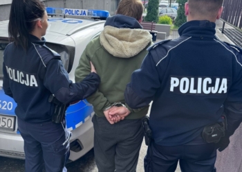 Agresywny 30-latek wtargnął do szkoły