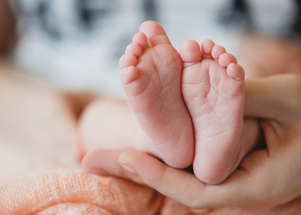 Diagnozowanie wad rozwoju niemowląt. "Otulinka 2.0" Fundacji Kolorowy Świat