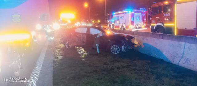 Wypadek na A1 pod Łodzią. Policja szuka kierowcy