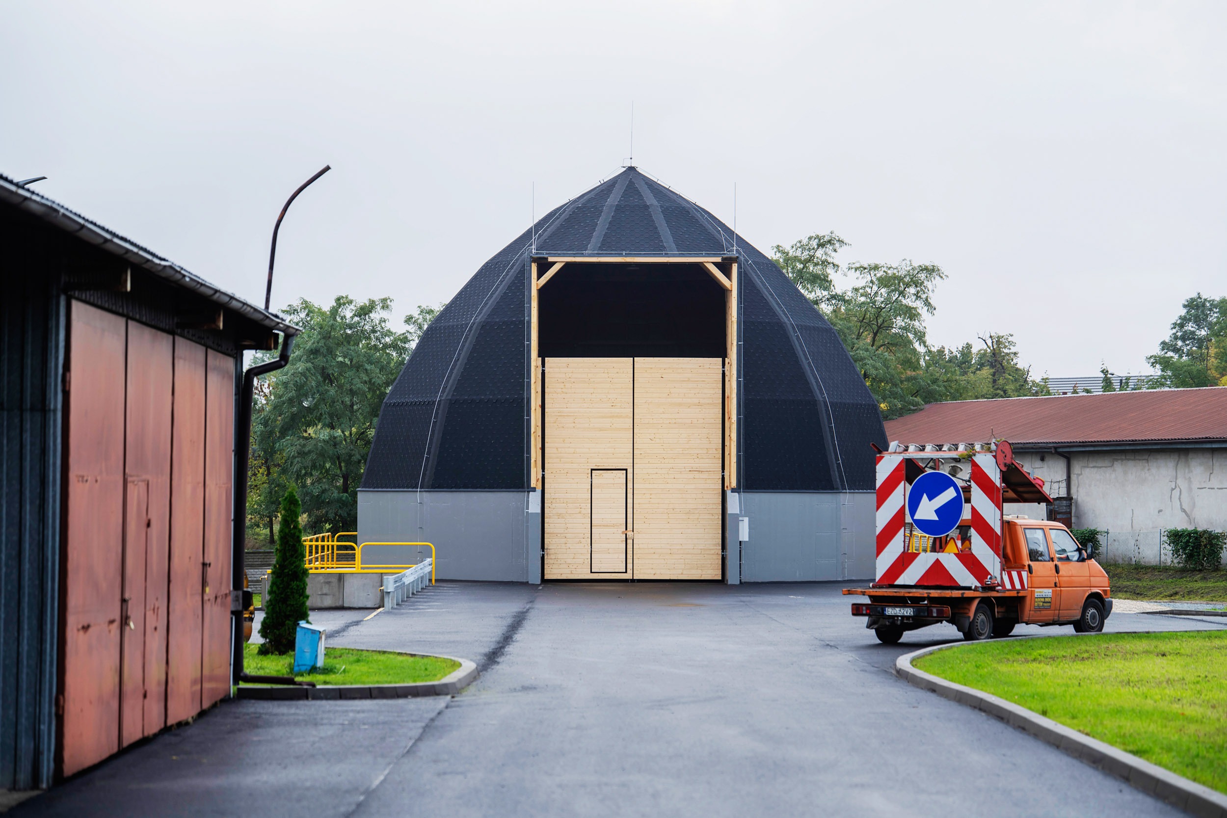 Magazyn soli drogowej powstał w Sieradzu 2 Magazyn soli drogowej powstał w Sieradzu, fot. Tomasz Grala/Urząd Marszałkowski Województwa Łódzkiego