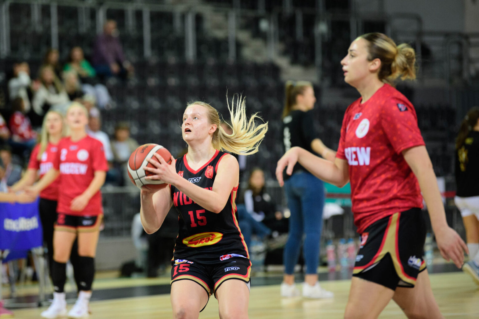 Derby Łodzi w koszykówce kobiet Fot Sebastian Szwajkowski_1 Derby Lodzi w koszykowce kobiet Fot Sebastian Szwajkowski 1