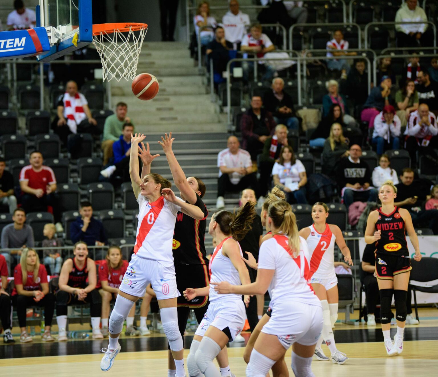 Derby Łodzi w koszykówce kobiet Fot Sebastian Szwajkowski_27 Derby Lodzi w koszykowce kobiet Fot Sebastian Szwajkowski 27