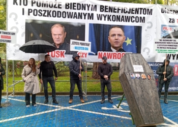 Protest przed WFOŚiGW w Łodzi. Beneficjenci programu „Czyste powietrze” czują się oszukani