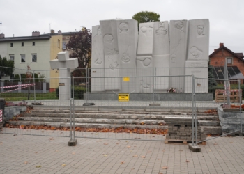 Prace modernizacyjne na Placu Stu Straconych w Zgierzu