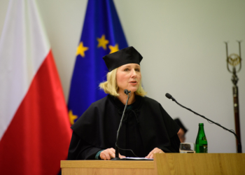 Prawie 200 odznaczeń dla pracowników UŁ. Wyróżniona została także unijna komisarz [ZDJĘCIA]