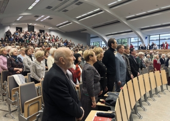 Łódzki Uniwersytet Trzeciego Wieku zainaugurował rok akademicki. "Najstarsza studentka ma 98 lat"