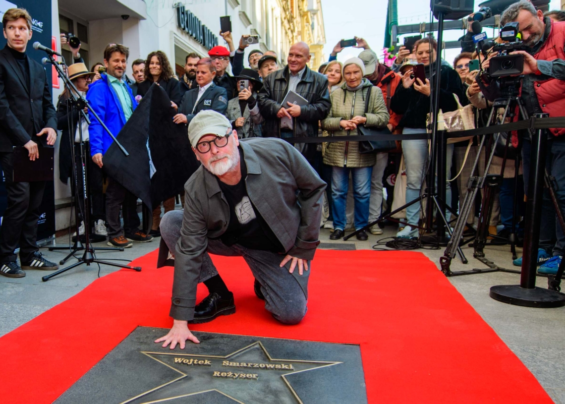 Wojciech Smarzowski odsłonił gwiazdę na ulicy Piotrkowskiej. "Naprawdę fajny moment w życiu"