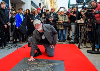 Wojciech Smarzowski odsłonił gwiazdę na ulicy Piotrkowskiej. "Naprawdę fajny moment w życiu"