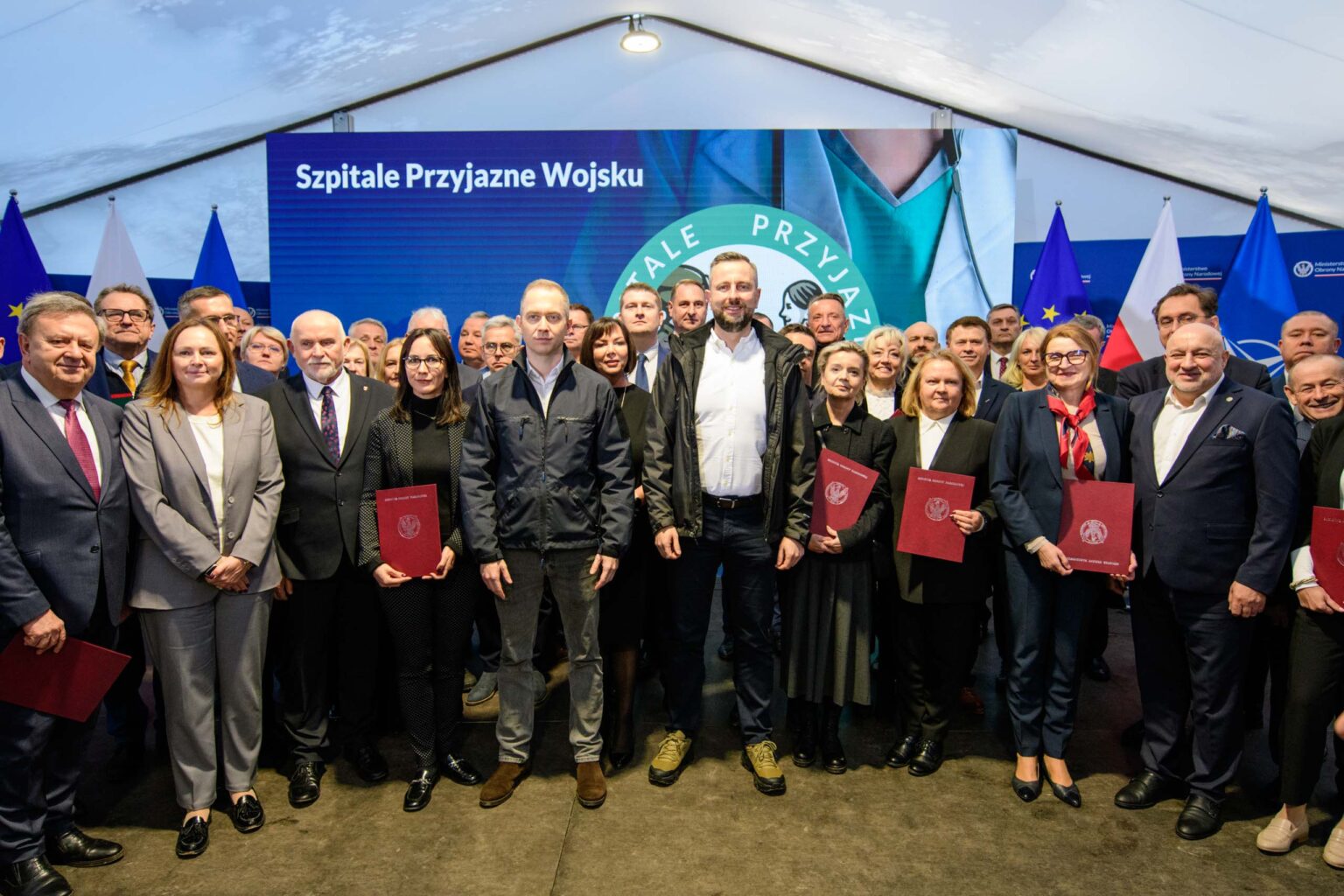 Wicepremier Kosiniak Kamysz na ćwiczeniach medyków wojskowych fot Sebastian Szwajkowski_3 Wicepremier Kosiniak Kamysz na cwiczeniach medykow wojskowych fot Sebastian Szwajkowski 3 1