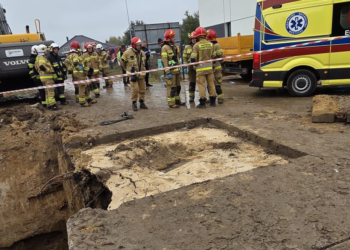 Tragedia w Bełchatowie. 35-latek przysypany przez ziemię w wykopie