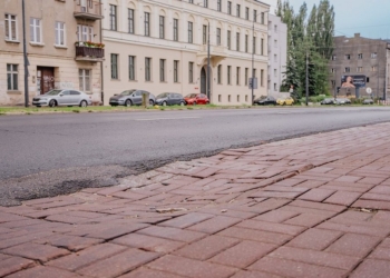 Utrudnienia w okolicy szpitala WAM w Łodzi. Rozpoczął się remont ul. Żeromskiego