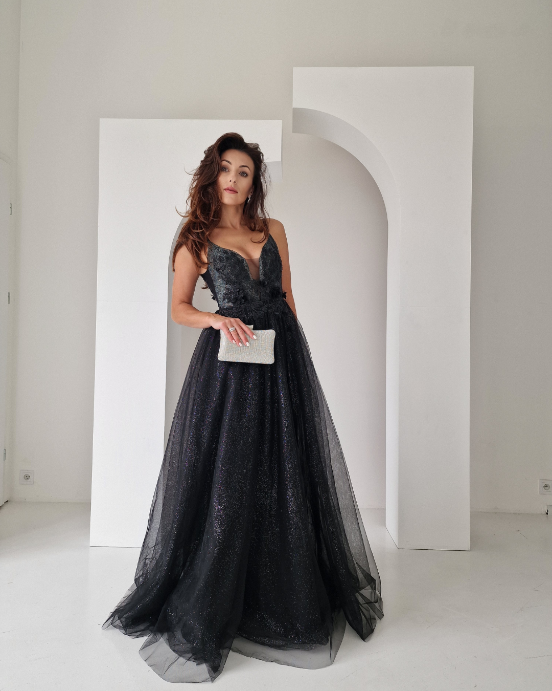 Modelka w sukience na studniówkę, mat. reklamodawcy Modelka w sukience na studniówkę, mat. reklamodawcy