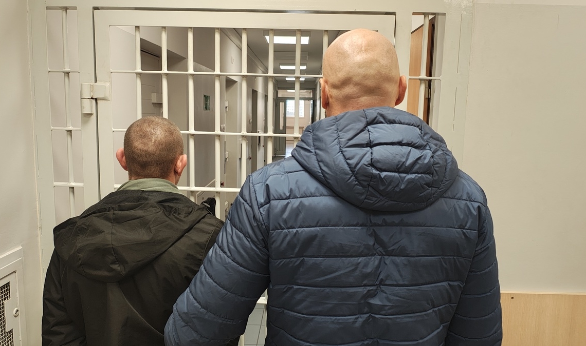 Więził byłą partnerkę w garażu. Chciał ją zmusić do zmiany zeznań