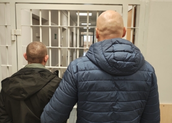 Więził byłą partnerkę w garażu. Chciał ją zmusić do zmiany zeznań
