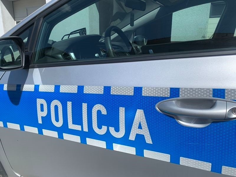 Nowy wydział w piotrkowskiej policji. "Zależy nam na skróceniu czasu procedowania spraw" 1 Wjechał w ogrodzenie stacji benzynowej i dachował. Policjanci poszukują sprawcy kolizji