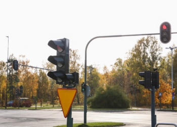 Zmiana organizacji ruchu na Rokicińskiej w Łodzi. Remont sygnalizacji świetlnej