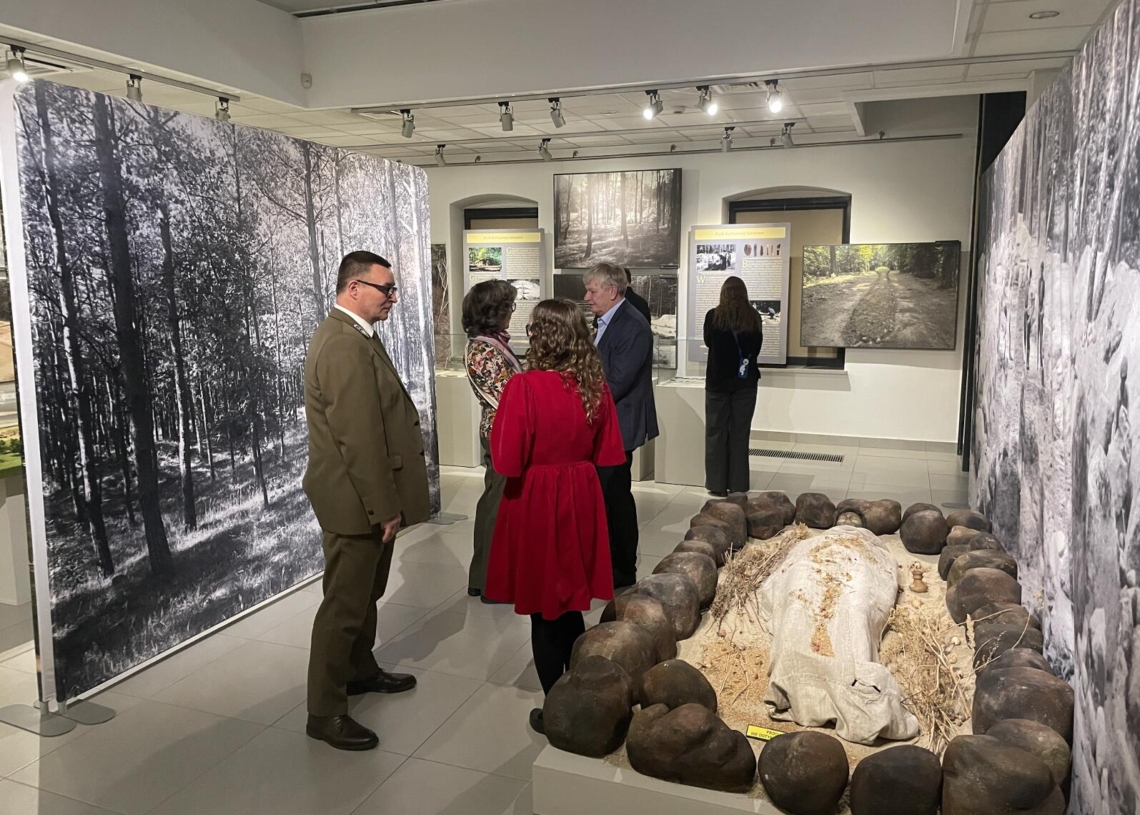 Wyjątkowa wystawa w sieradzkim Muzeum Okręgowym. Eksponaty starsze od Stonehenge
