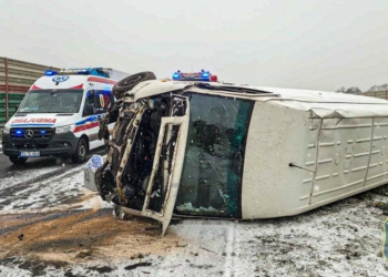 Wypadek na autostradzie A2. Kierowca był poszukiwany przez policję