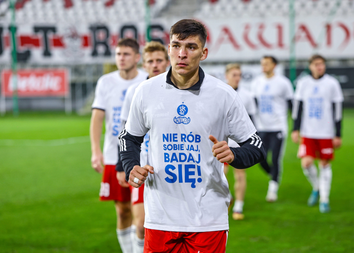 Piłkarze i trenerzy ŁKS-u zachęcają do badań w ramach Movember. "Szybko, sprawnie i bezboleśnie"