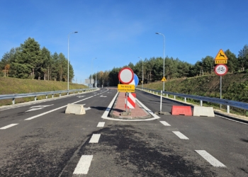Wschodnia obwodnica Bełchatowa: kierowcy skracają drogę przez plac budowy. Rekordzista zapłacił 5 tys. zł
