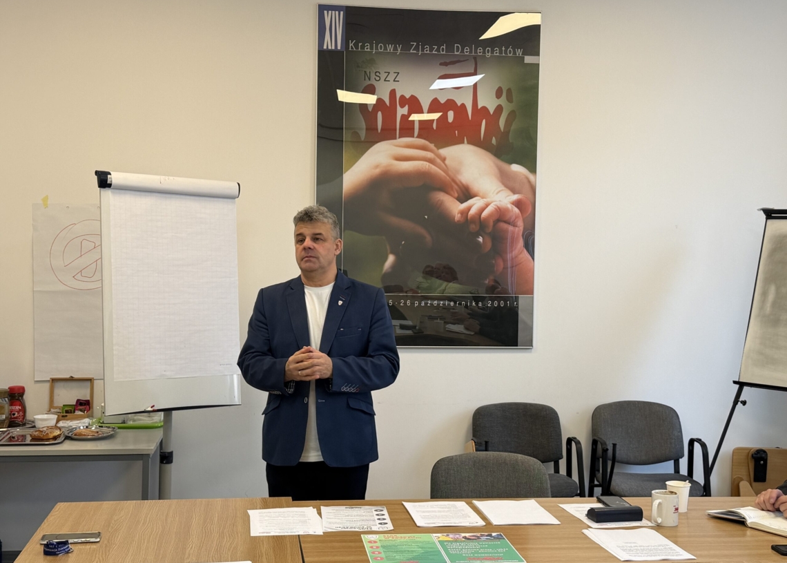Nauczycielska "Solidarność" protestuje przeciw niepłatnym godzinom w szkołach. "Nam się nie dodaje, a nawet się nam zabiera"