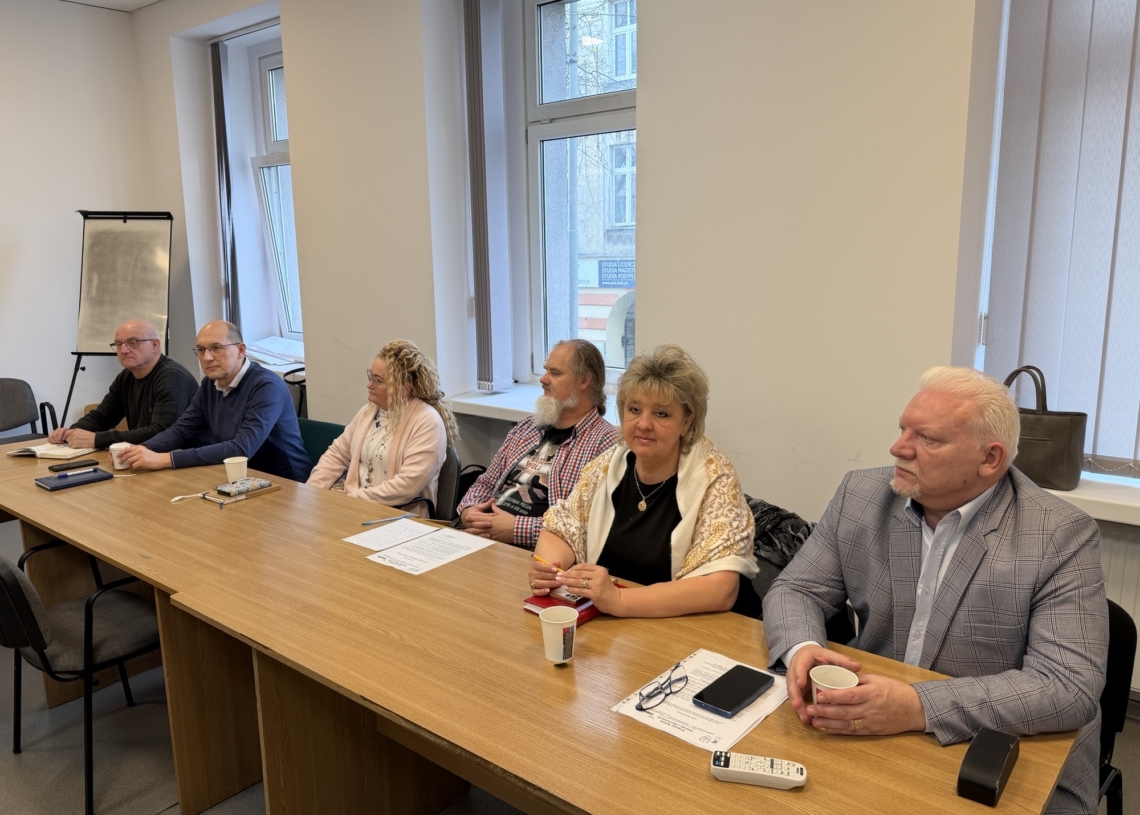 Nauczycielska "Solidarność" protestuje przeciw niepłatnym godzinom w szkołach. "Nam się nie dodaje, a nawet się nam zabiera"