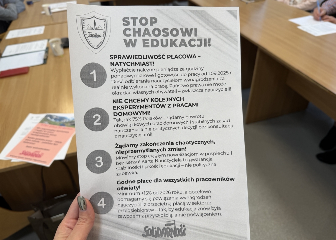 Nauczycielska "Solidarność" protestuje przeciw niepłatnym godzinom w szkołach. "Nam się nie dodaje, a nawet się nam zabiera"